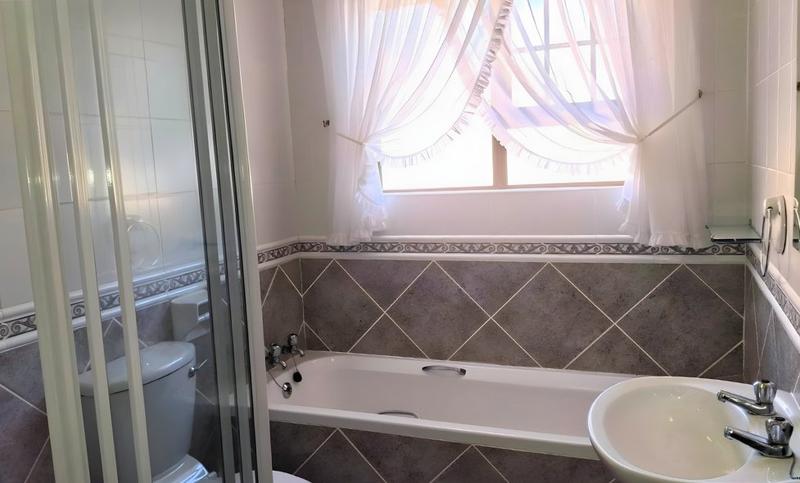 3 Bedroom Property for Sale in Heiderand Western Cape